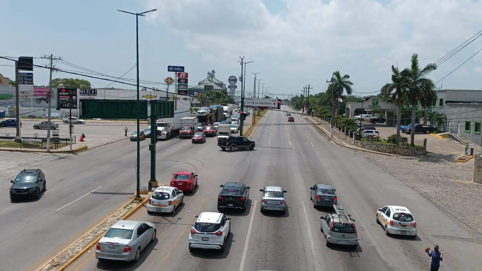 Ante el deterioro que causa el tráfico pesado en Altamira, la administración municipal plantea la colocación de dos casetas de cobro